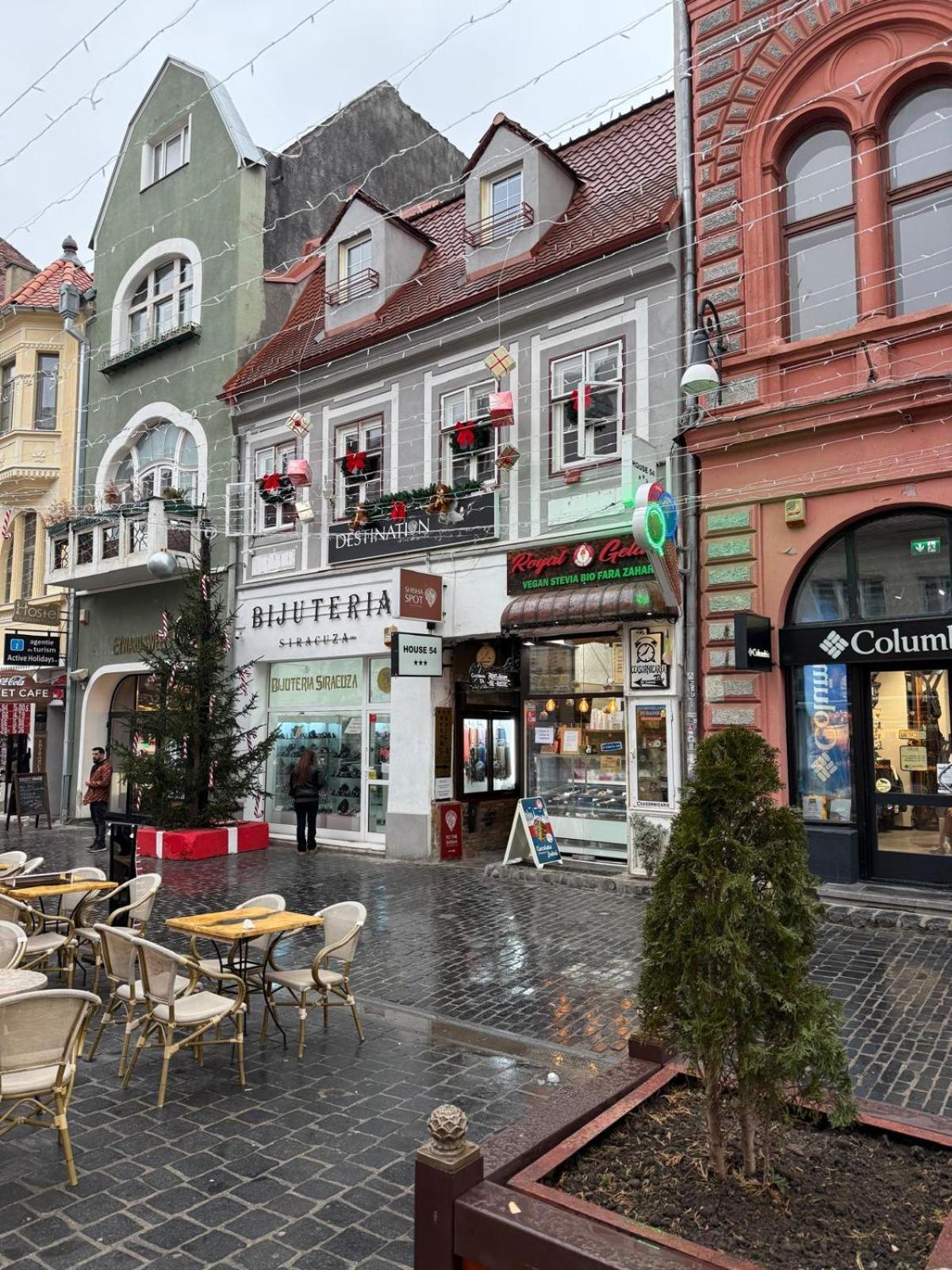 House 54 Hotel Brasov Bagian luar foto