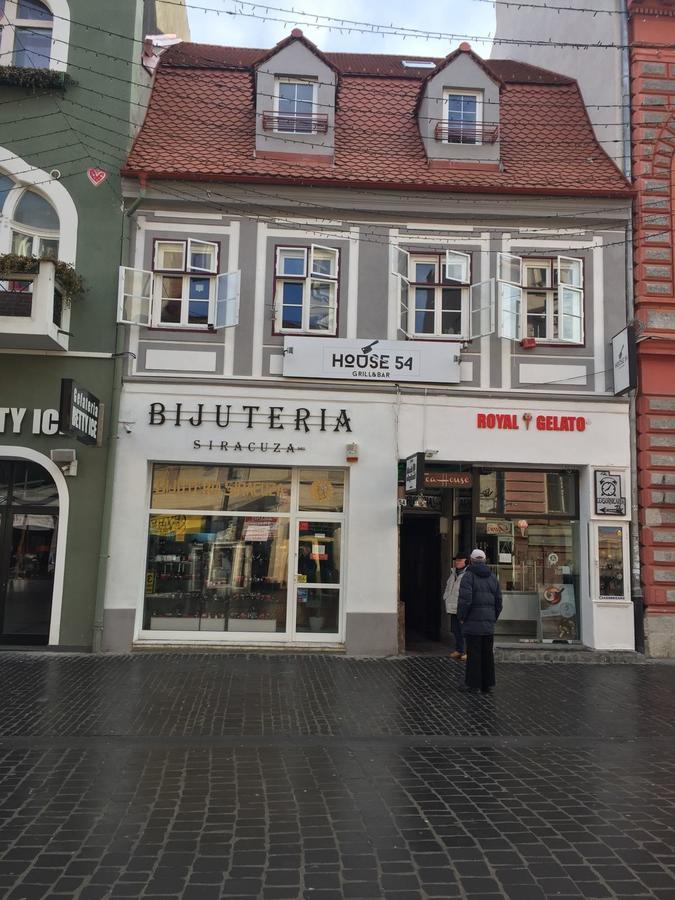 House 54 Hotel Brasov Bagian luar foto
