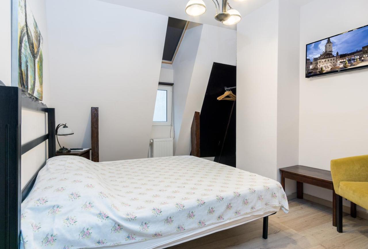 House 54 Hotel Brasov Bagian luar foto